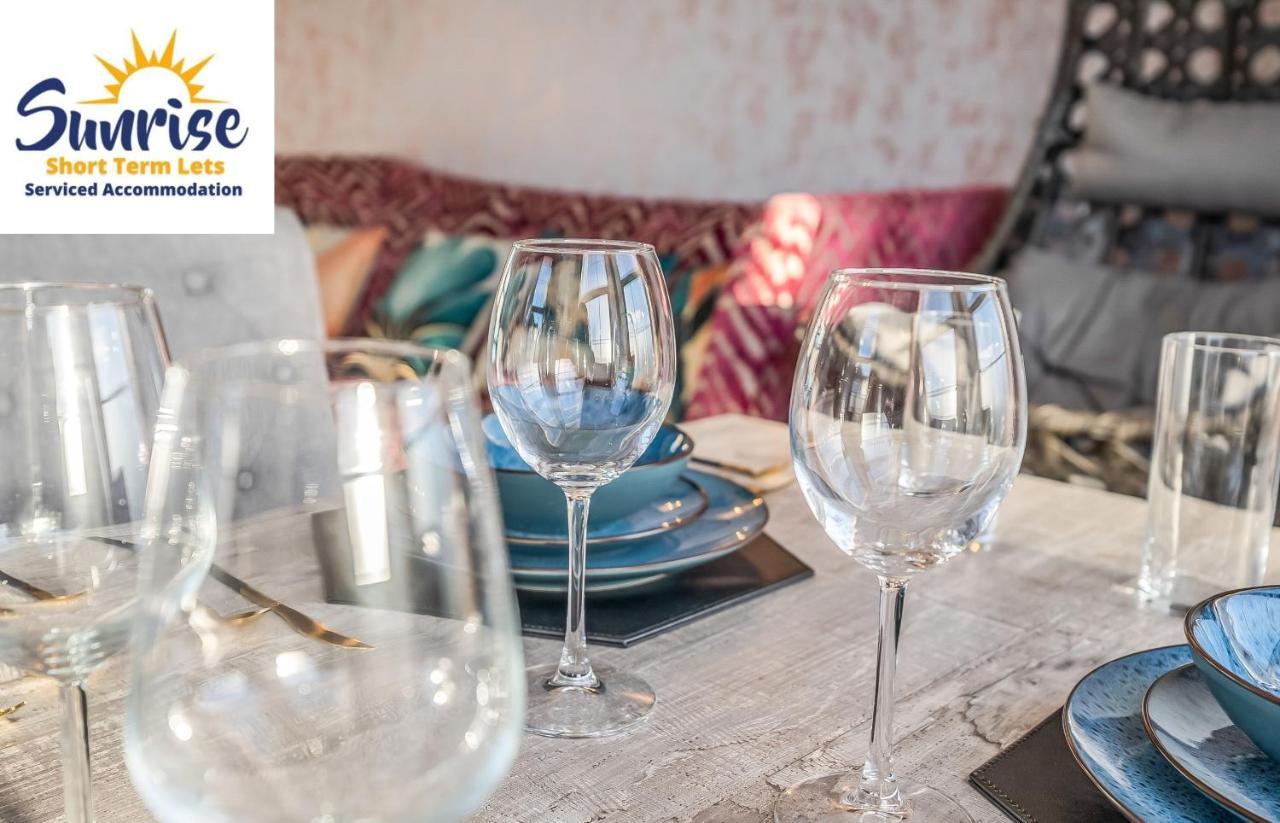 Presidential Apartment, Family Home, Luxury Bedrooms, 2 Rooms, 1 King Bed, 2 Single Beds, Free Wifi, Free Parking, Tourists, Business Travelers, Relocation, Beautiful River Views, - Long Stays, Invoice And Reduced Price Are Only Via Sunrise Short Let Dundee Ngoại thất bức ảnh
