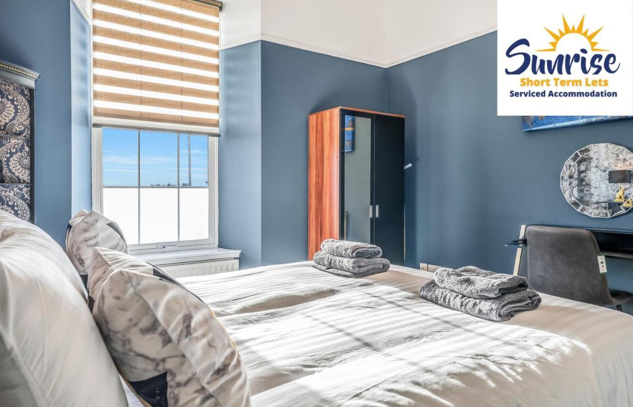 Presidential Apartment, Family Home, Luxury Bedrooms, 2 Rooms, 1 King Bed, 2 Single Beds, Free Wifi, Free Parking, Tourists, Business Travelers, Relocation, Beautiful River Views, - Long Stays, Invoice And Reduced Price Are Only Via Sunrise Short Let Dundee Ngoại thất bức ảnh